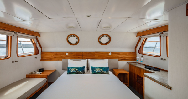 First Class Yacht MY Coral ||