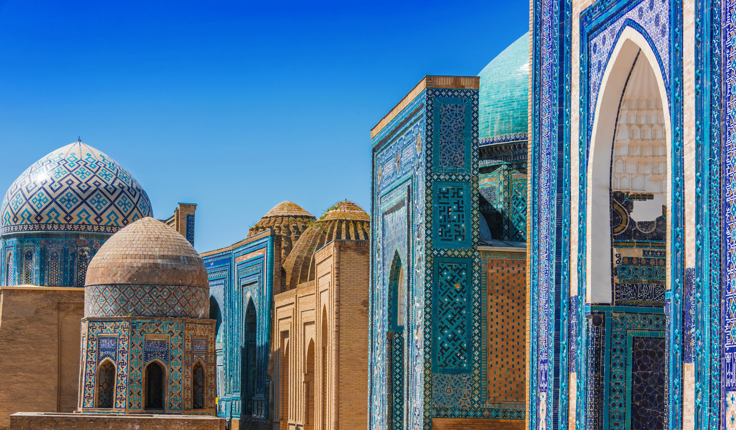 AdobeStock_284672003_Shah-i-Zinda_Samarkand_Uzbekistan_web.gif